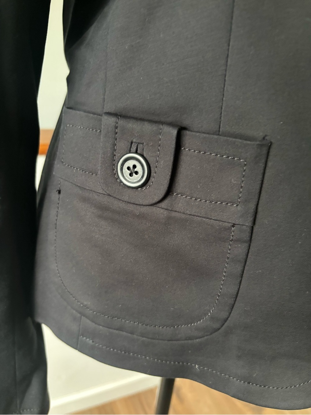 Banana Republic Blazer - Picture 6 of 10